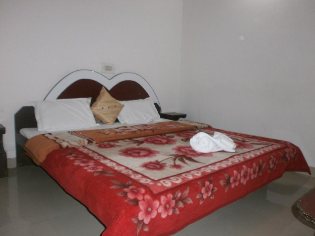 Hotel Safari Agra  Quarto foto