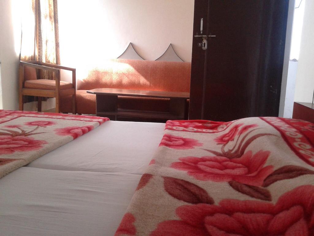 Hotel Safari Agra  Quarto foto
